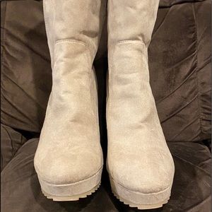 Authentic Juicy wedge boots